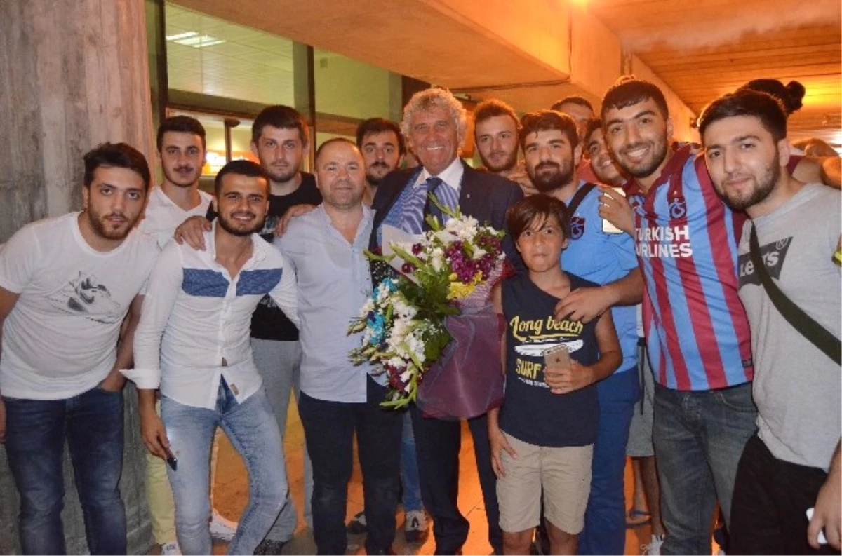 Trabzonspor Taraftarı, Belçikalı Efsane Kaleci Jan Marie Pfaff\'ı Coşkuyla Karşıladı