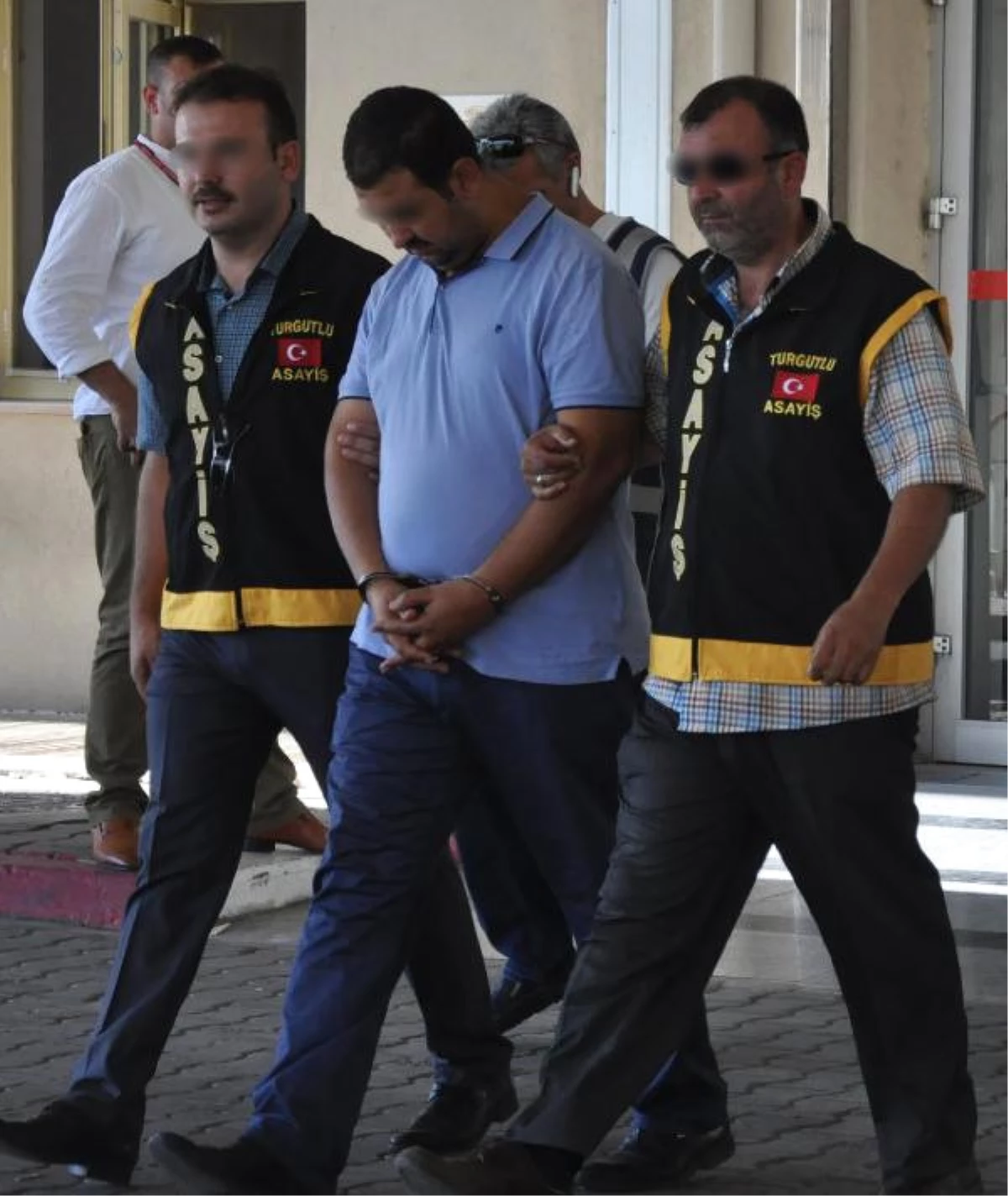 Turgutlu\'da 4\'ü İşadamı 5 Kişi Tutuklandı