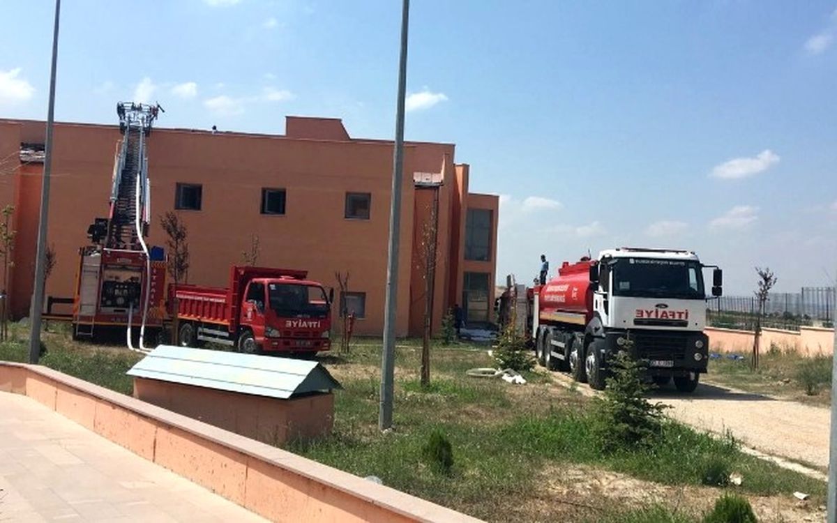 Üniversitede Yangın