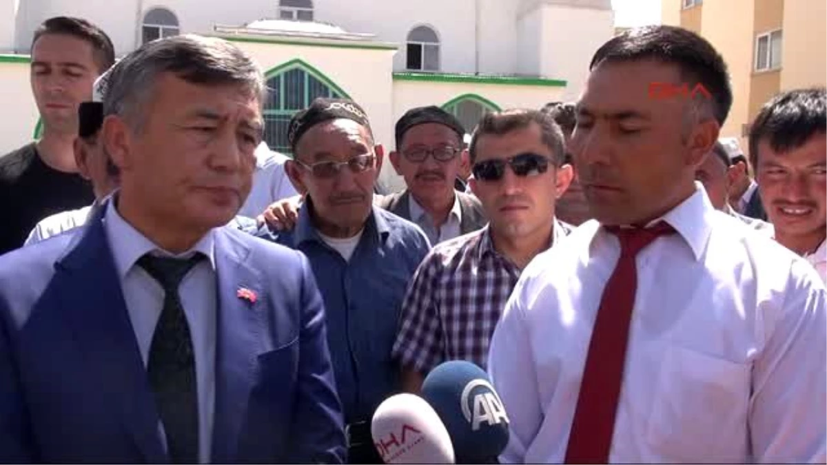 Kırgızistan Cumhurbaşkanı\'ndan Ulupamir\'e 11 Bin Dolar Yardım