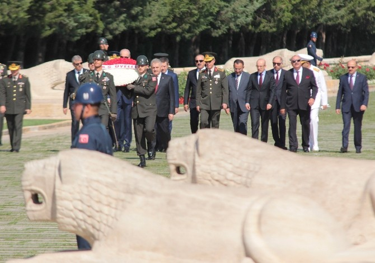 Yaş Üyeleri Anıtkabir\'de