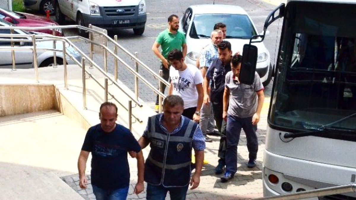 Zonguldak\'ta Fetö Soruşturmasında 14 Kişi Tutuklandı