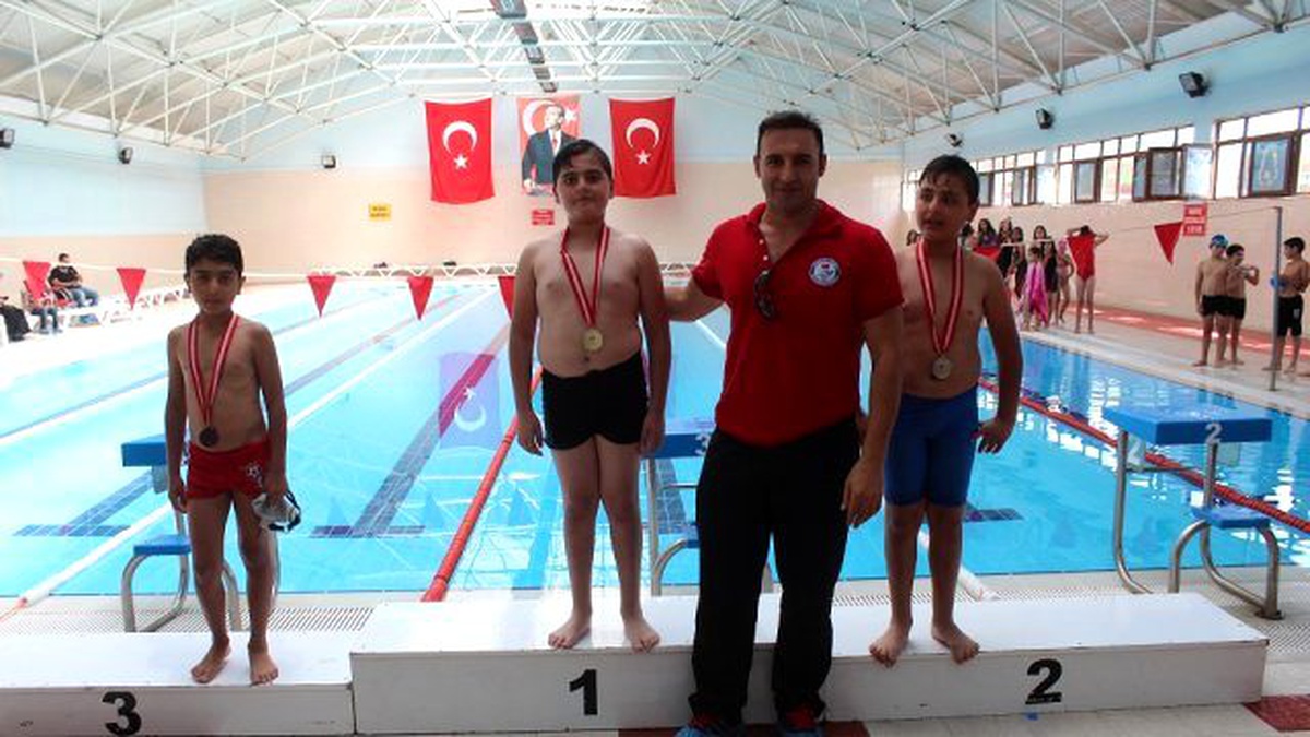 15 Temmuz Demokrasi Şehitleri" İçin Kulaç Attılar