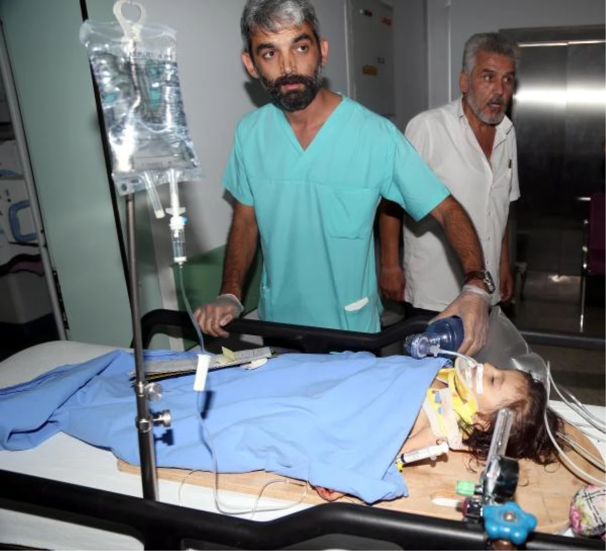 2 Yaşındaki Sudenaz, 1\'inci Kattan Düşerek Ağır Yaralandı