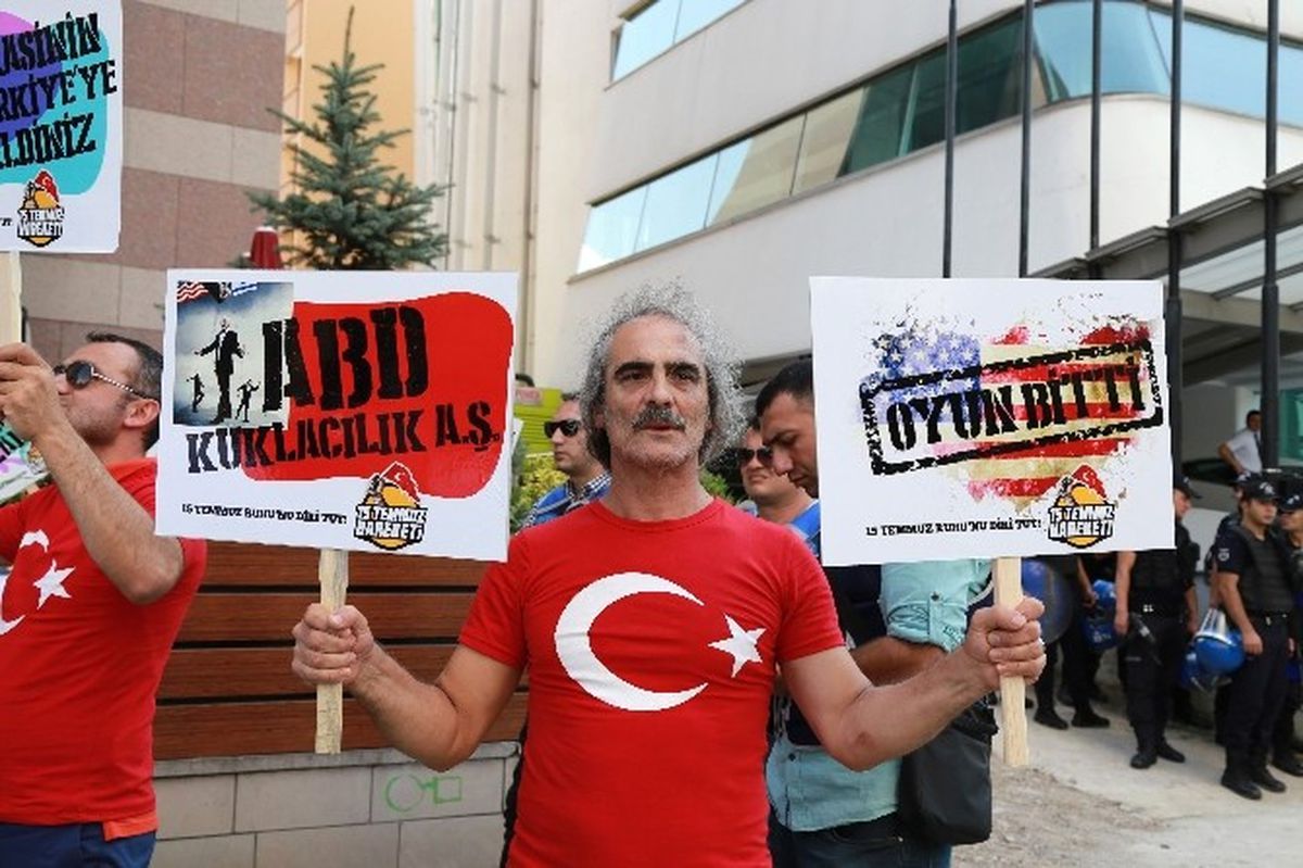 ABD Büyükelçiliği Önünde Joe Biden\' Protestosu