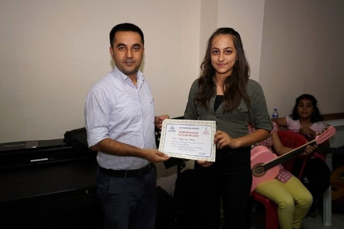 Adıyaman Belediyesi Konservatuarında Sertifika Heyecanı