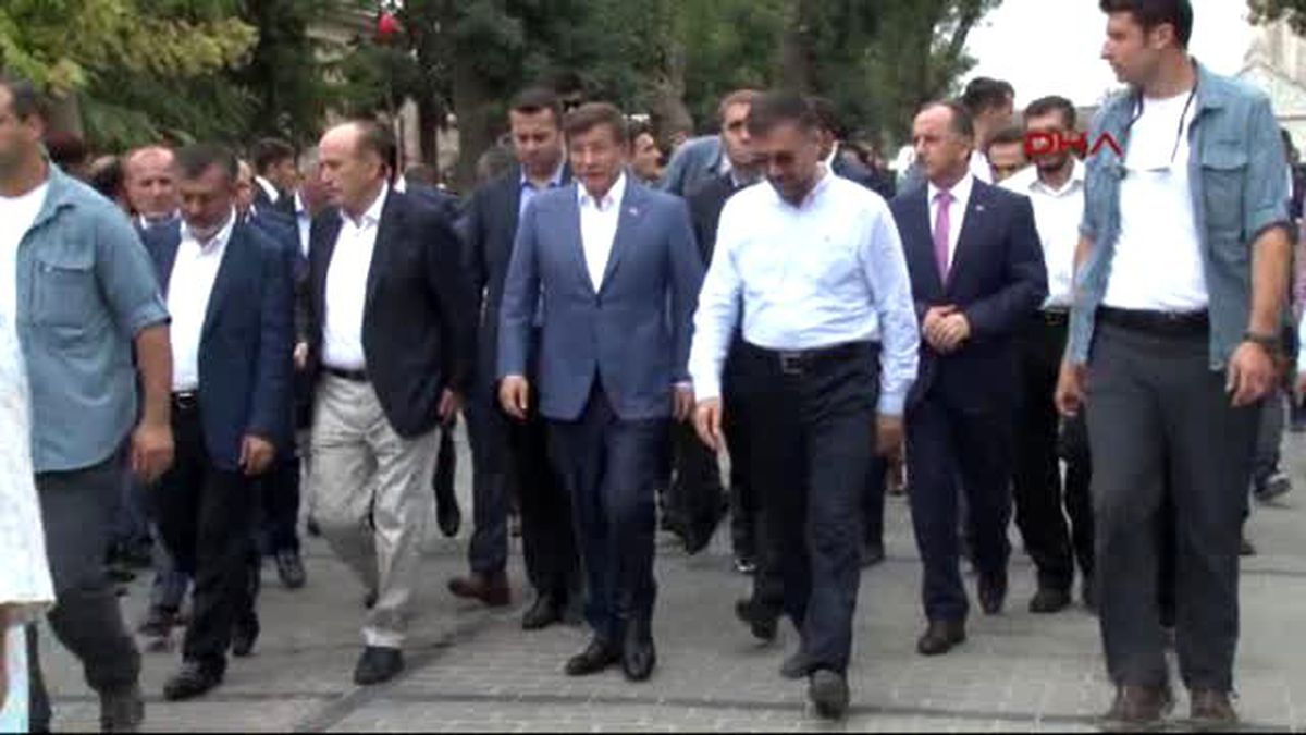 Ahmet Davutoğlu: Allah Silahlı Kuvvetlerimize Yardım Eylesin, Gazaları Mübarek Olsun