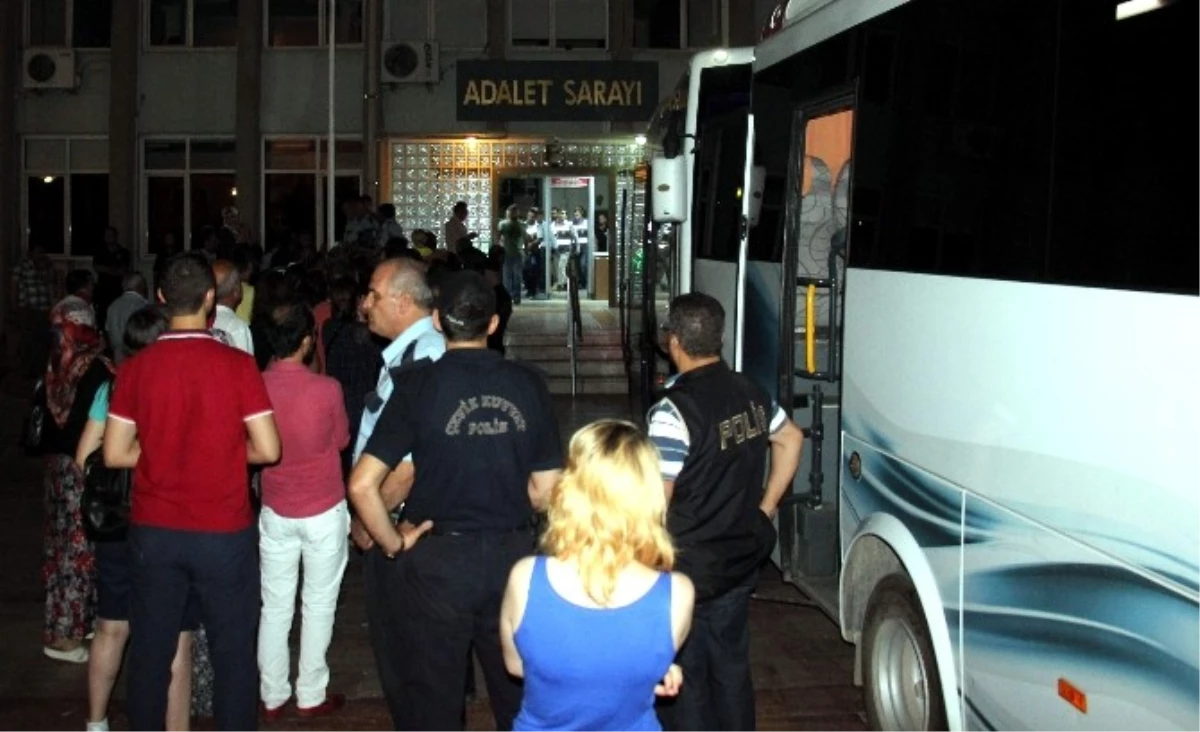 Aydın\'da 366 Kişi Tutuklandı, 1030 Personel Görevden Uzaklaştırıldı