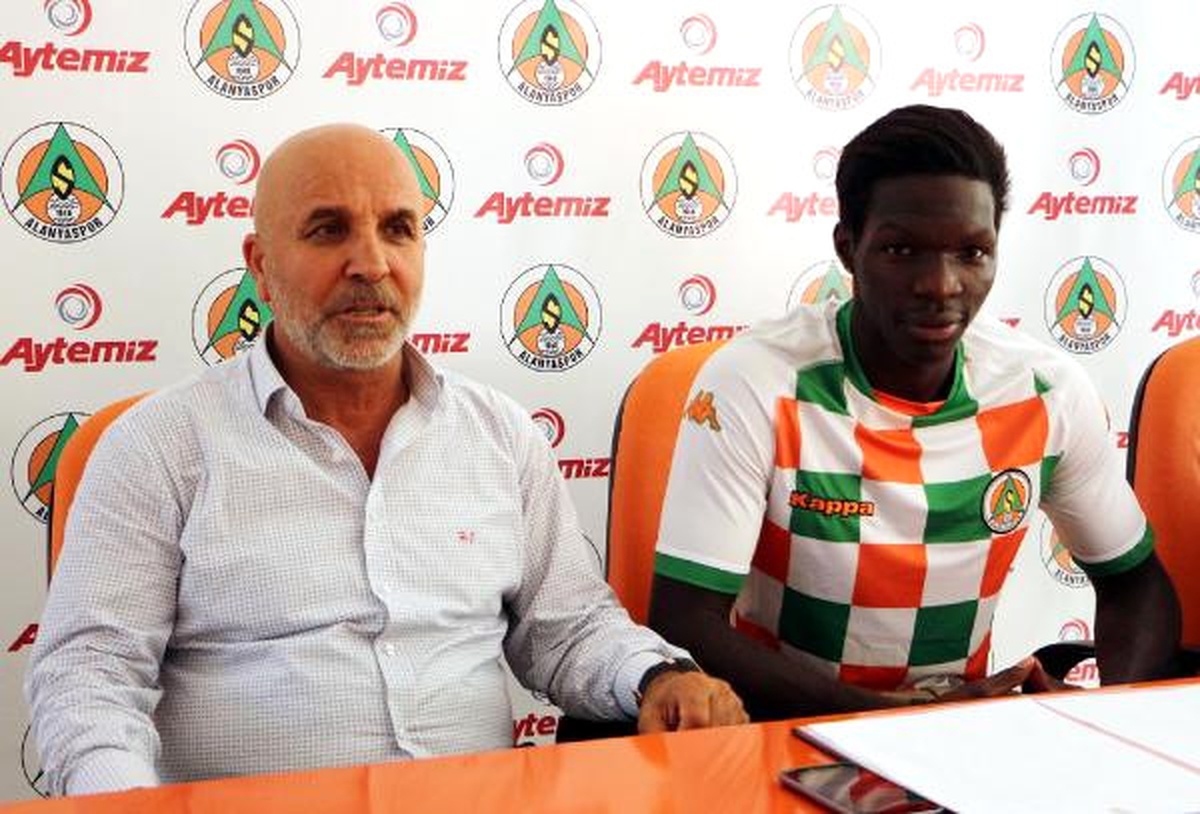 Aytemiz Alanyaspor N\'sakala\'yı Transfer Etti