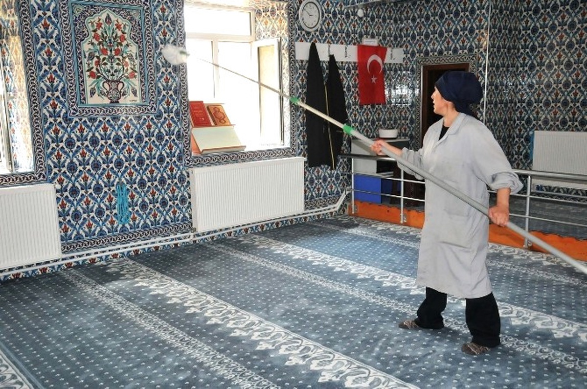 Bozüyük\'te Camilerde Kurban Bayramı Temizliği