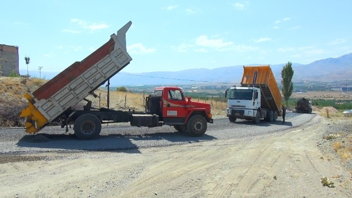 Bulgurlu Mahallesi\'nin Yolları Asfaltlanıyor