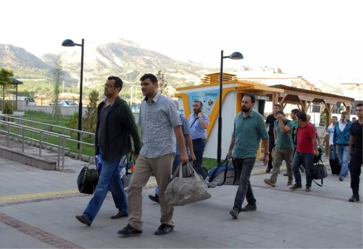 Burdur\'da 11\'i Müdür 38 Polis Tutuklandı