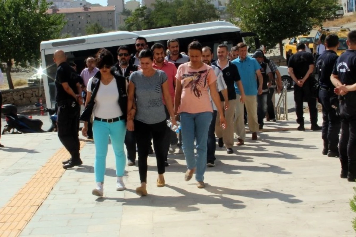 Elazığ\'da 20 Polis Adliyeye Sevk Edildi