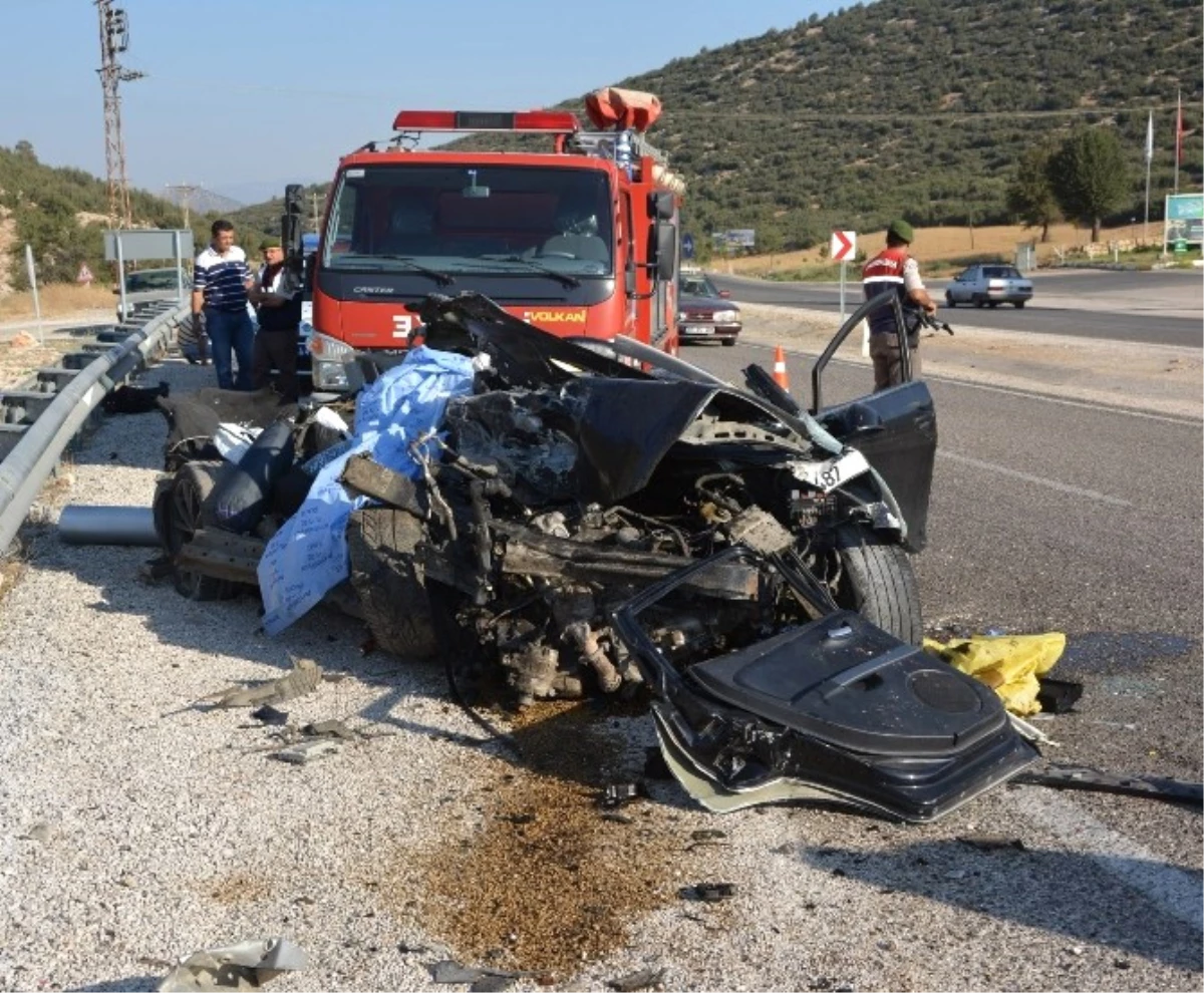Feci Kaza: Hız Kadranı 170 Kilometrede Takılı Kaldı