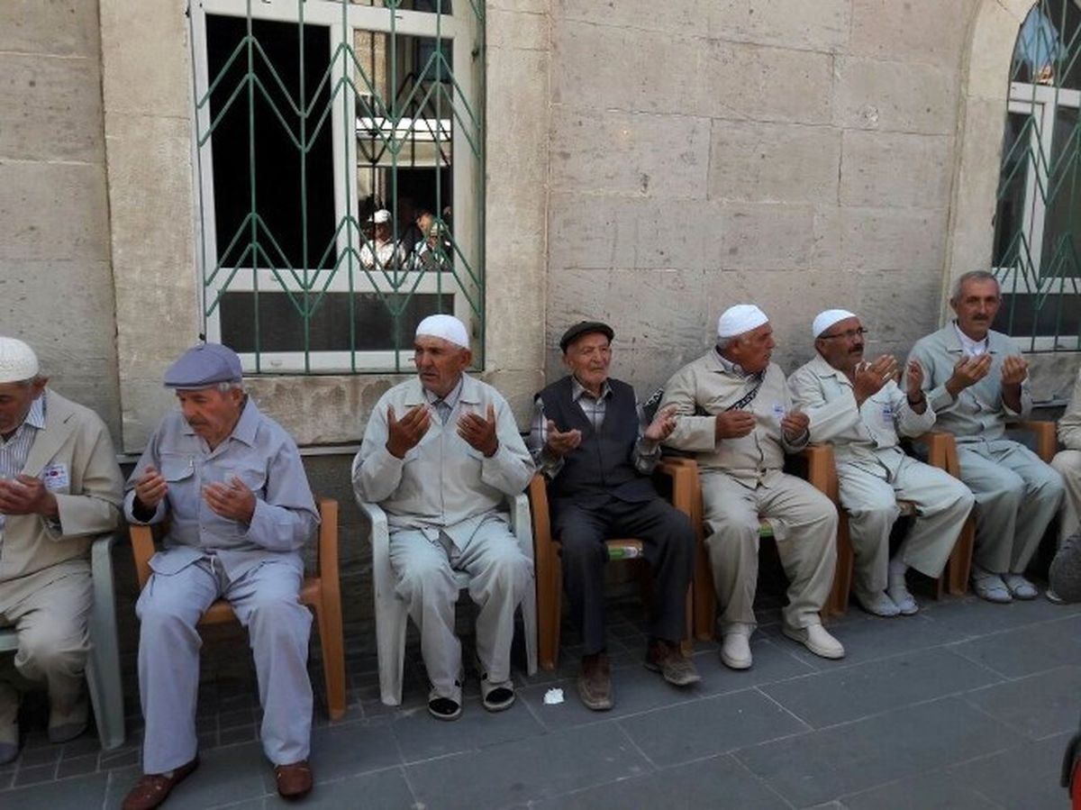 Gürün\'de 21 Hacı Adayı Kutsal Topraklara Uğurlandı