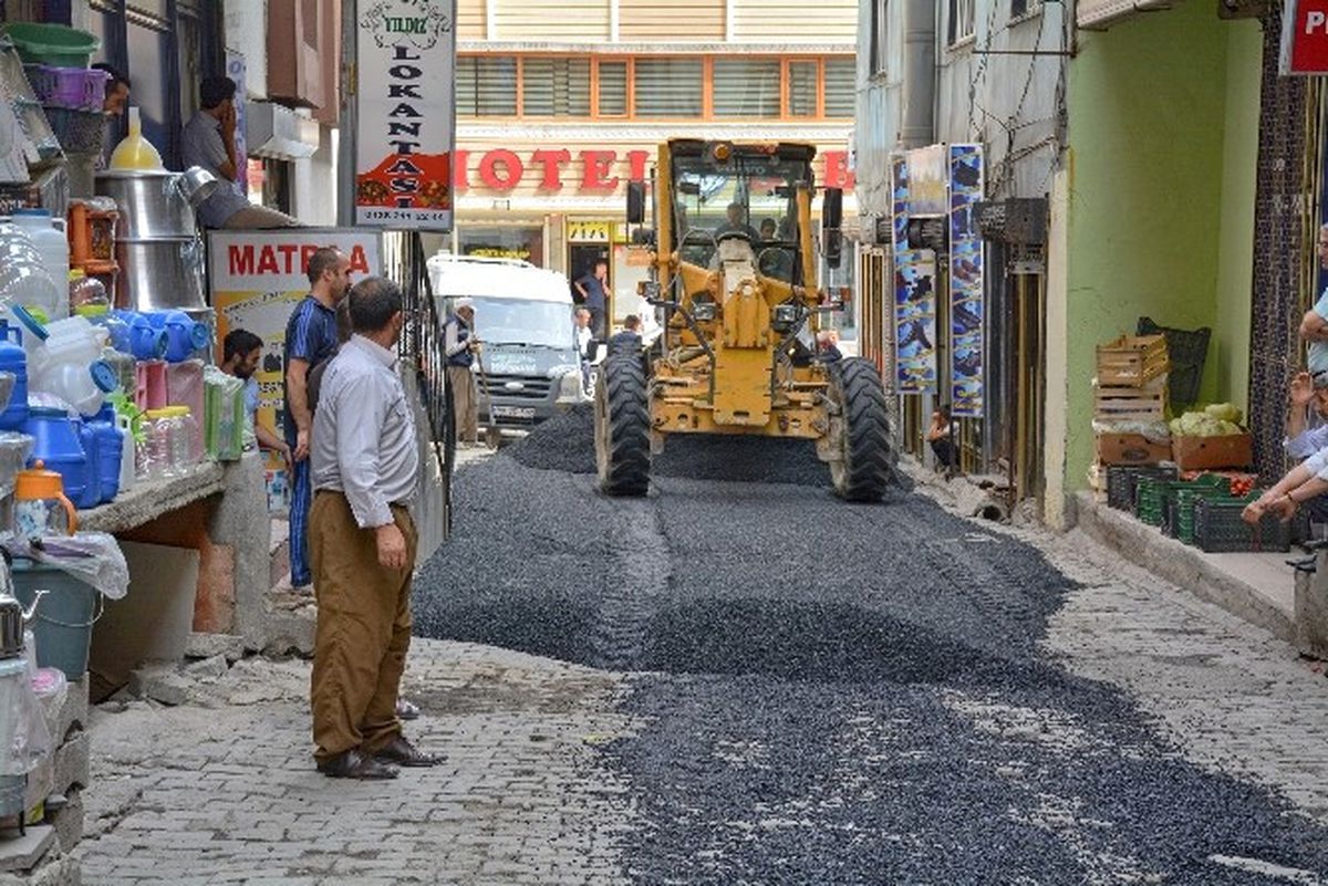 Hakkari\'de Yol Onarım Çalışmaları