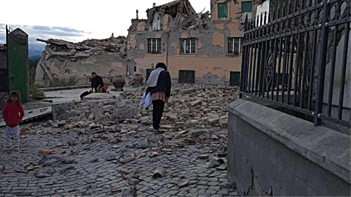 İtalya 6.2\'lik Depremle Sarsıldı: 6 Ölü