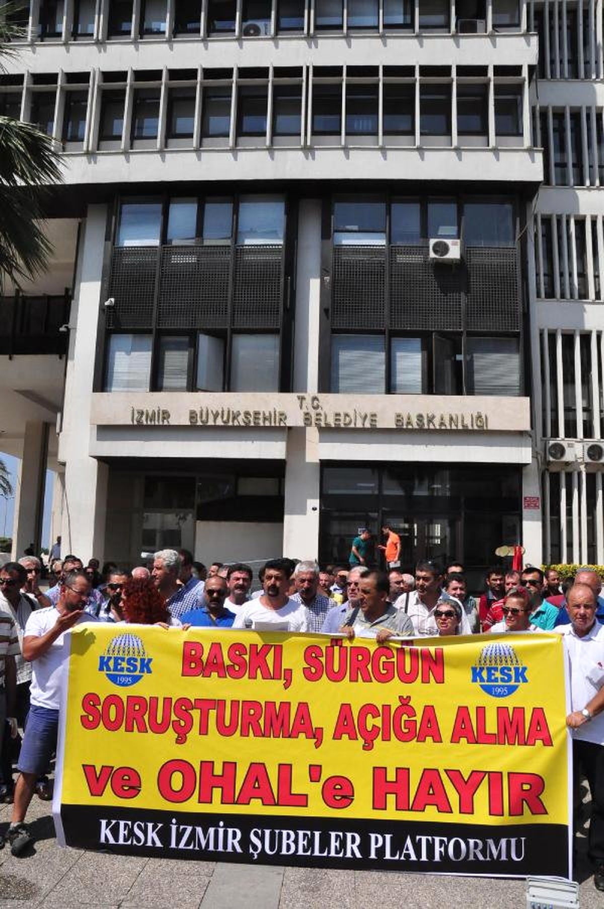 İzmir Büyükşehir\'in 41 Personelinden Fetö Savunması İstendi