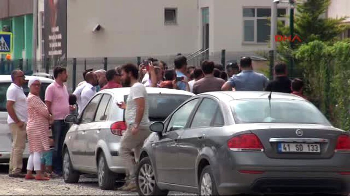 Kocaeli\'ndeki Conk Bayırı Koleji Mühürlendi
