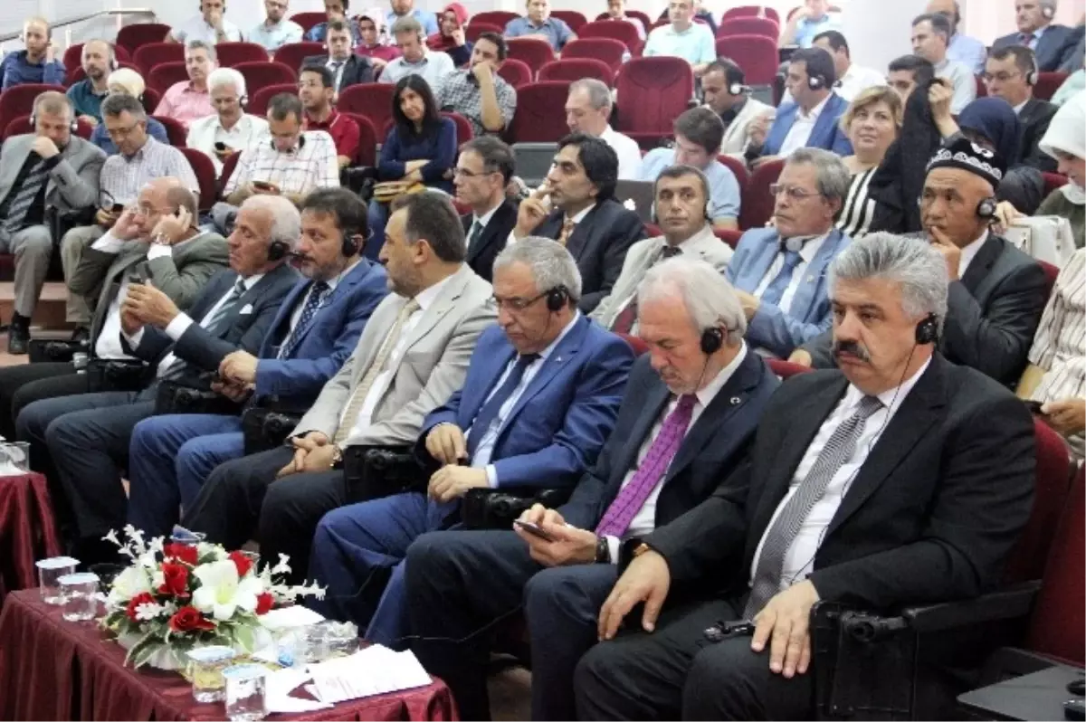 Kütahya\'da \'15 Temmuz Darbe Girişiminin İslam Çoğrafyasında Yansımaları\' Konulu Konferans