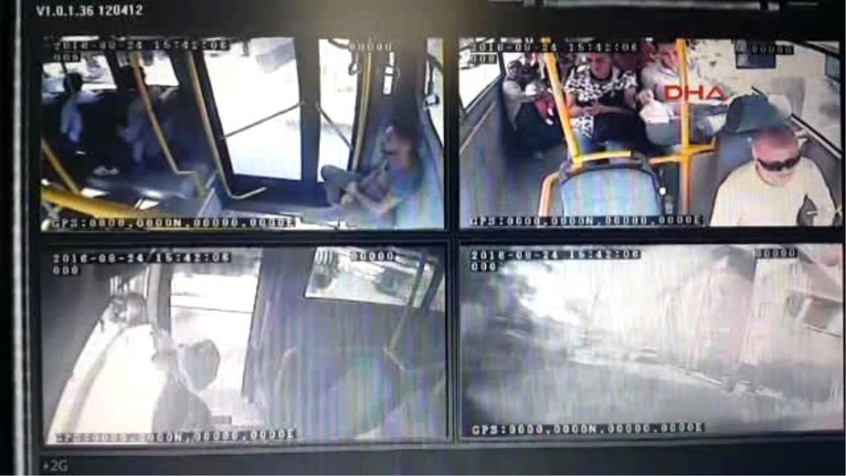 Kütahya Halk Otobüsü Otomobille Çarpıştı: 10 Yaralı