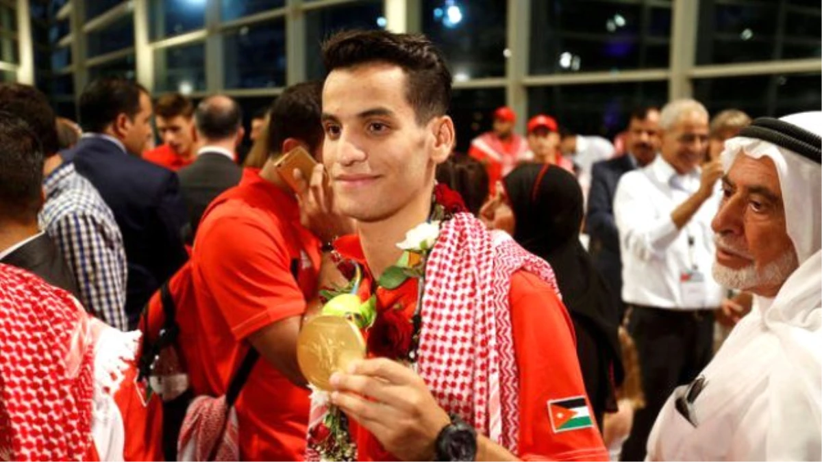 Rio 2016\'da, Ürdün\'e İlk Altın Madalyayı Kazandıran Abughaush Resmi Törenle Karşılandı