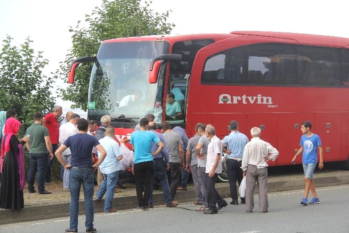 Rize\'de Trafik Kazası: 4 Yaralı