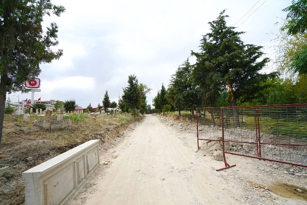 Sancaktar Mezarlığında Çevre Düzenleme Çalışmaları Başlatıldı