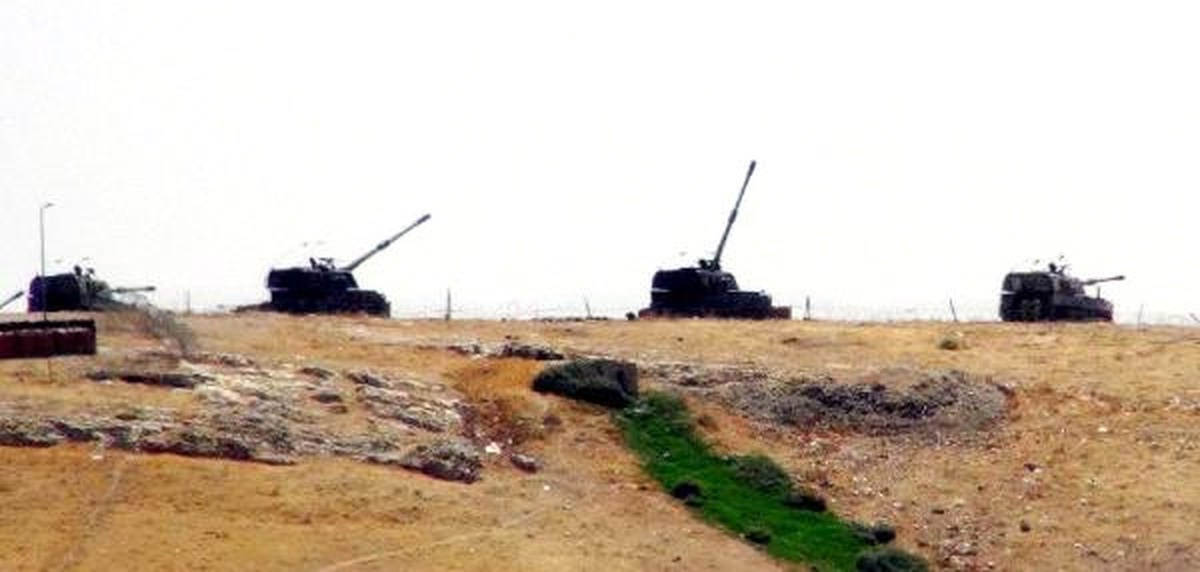 Şanlıurfa\'da Tank ve Obüslerin Namluları Cerablus\'a Çevrildi