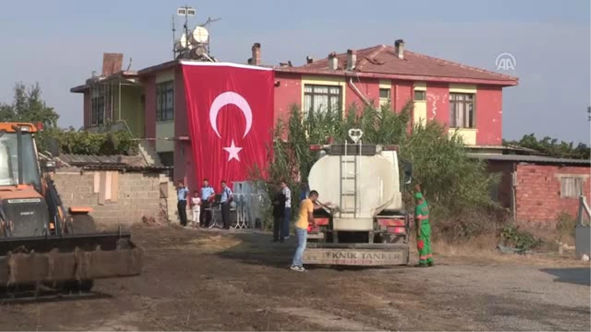 Şehit Uzman Çavuş Mustafa Eser\'in Evinde Hüzün Var