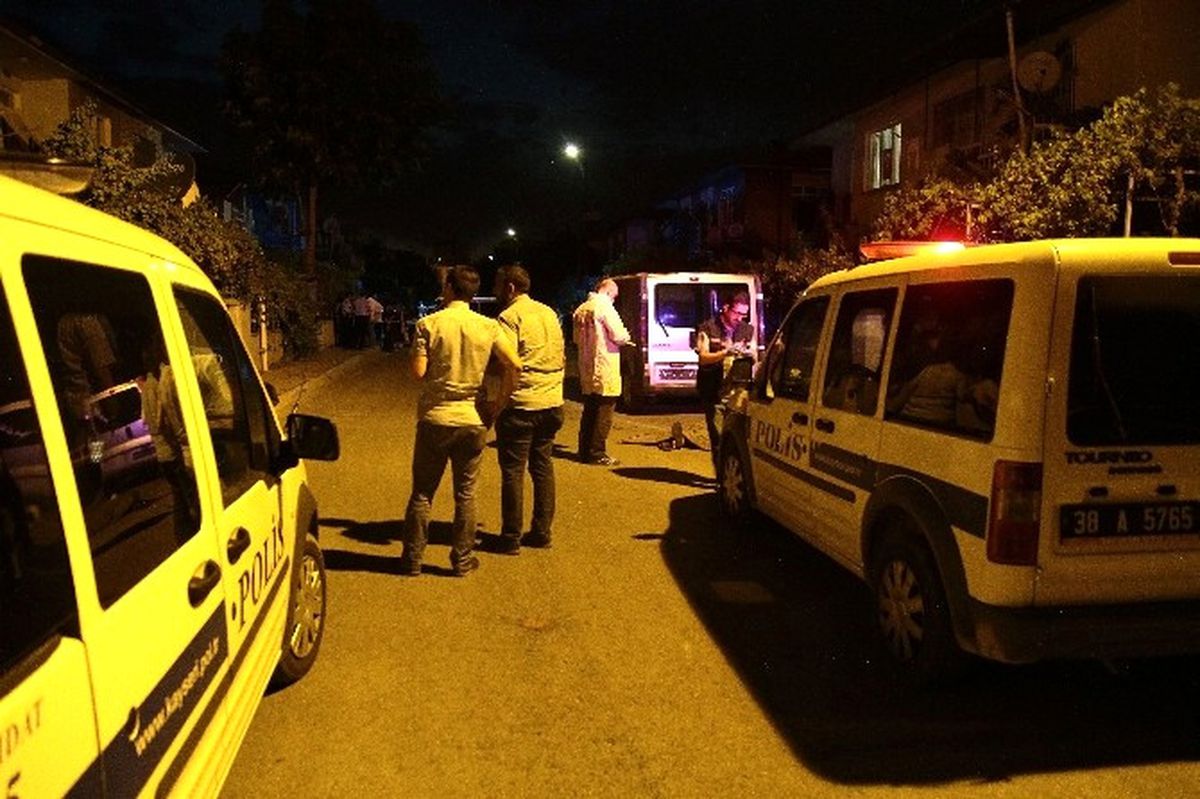 Suriyeliler Arasındaki Bıçaklı Kavgada Bir Genç Öldü