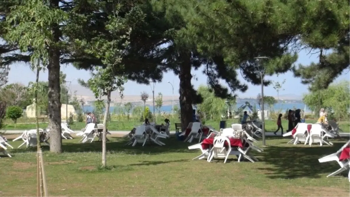 Tatvan\'daki Sahil Parkının Üçüncü Etap Çalışmaları Başlayacak