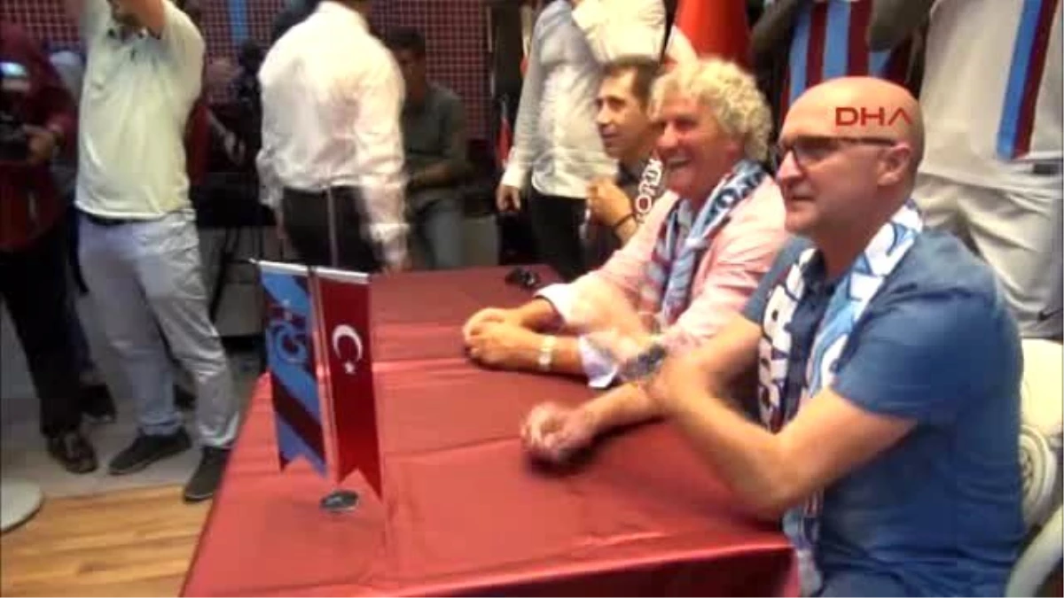 Trabzonspor\'un Eski Futbolcuları Taraftarla Buluştu