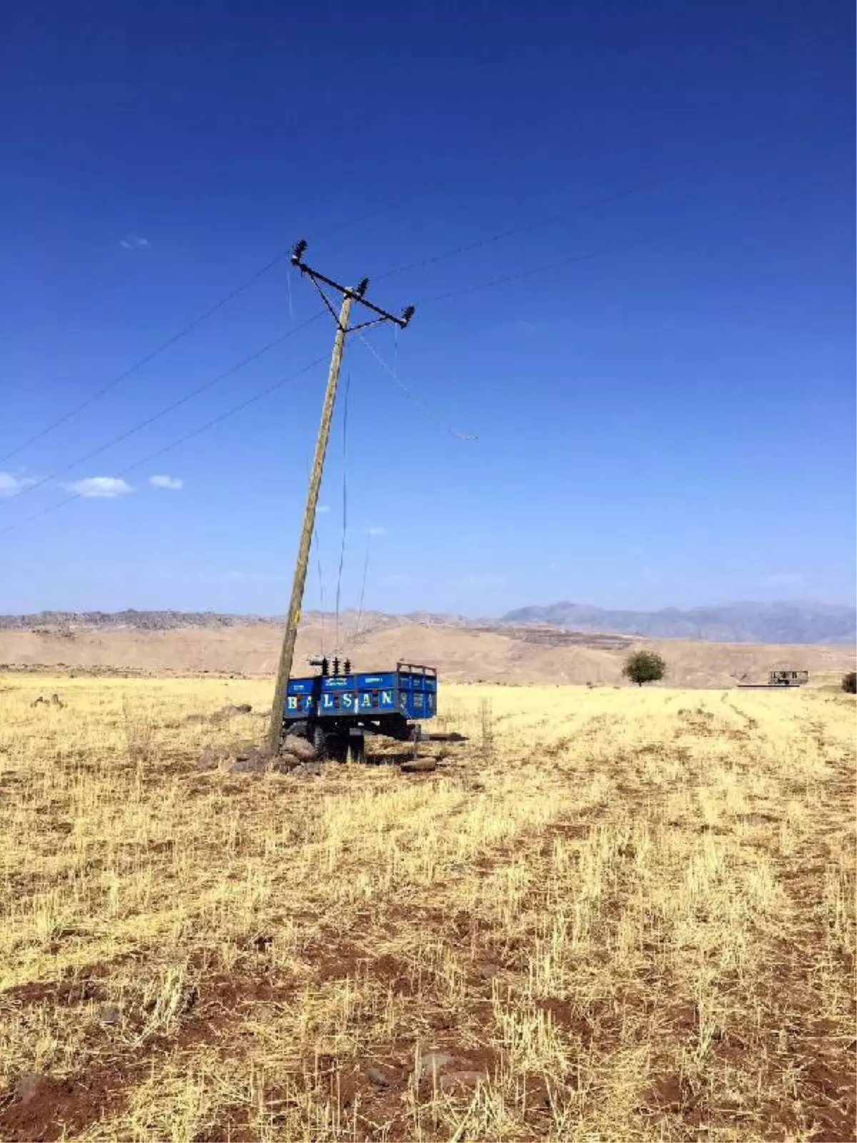 Traktör Römorkunda Kaçak Mobil Trafo