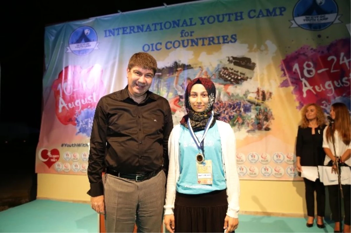 Uluslararası Gençlik Kampı Antalya\'da Toplandı