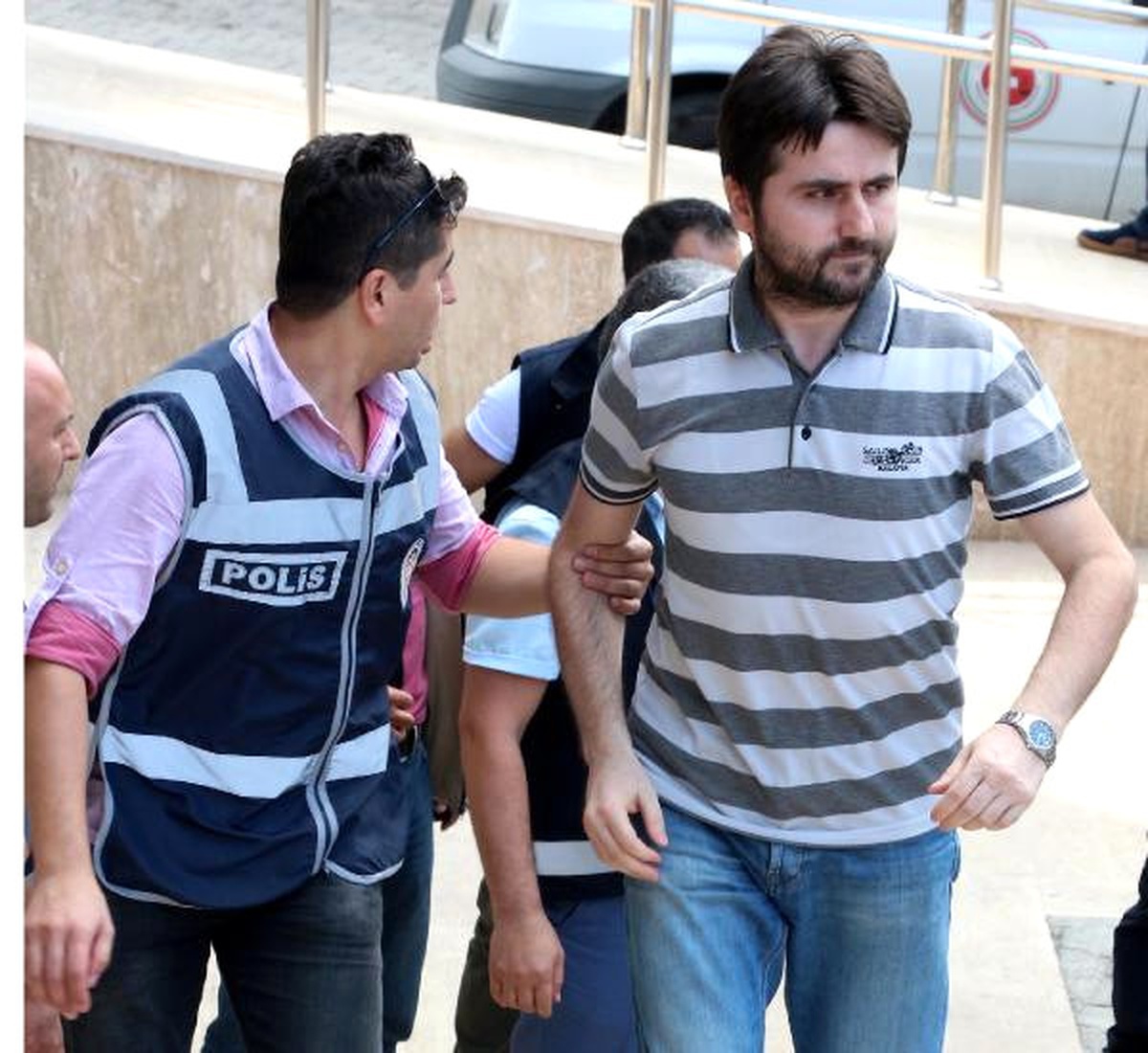 Zonguldak\'ta Fetö Soruşturmasında 10 Kişi Adliyede
