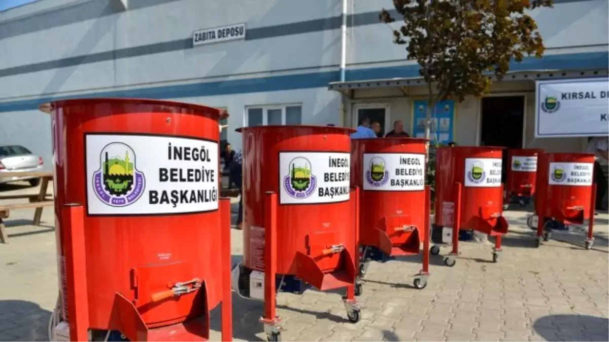 15 Kırsal Mahalleye Ceviz Soyma Makinesi Verildi