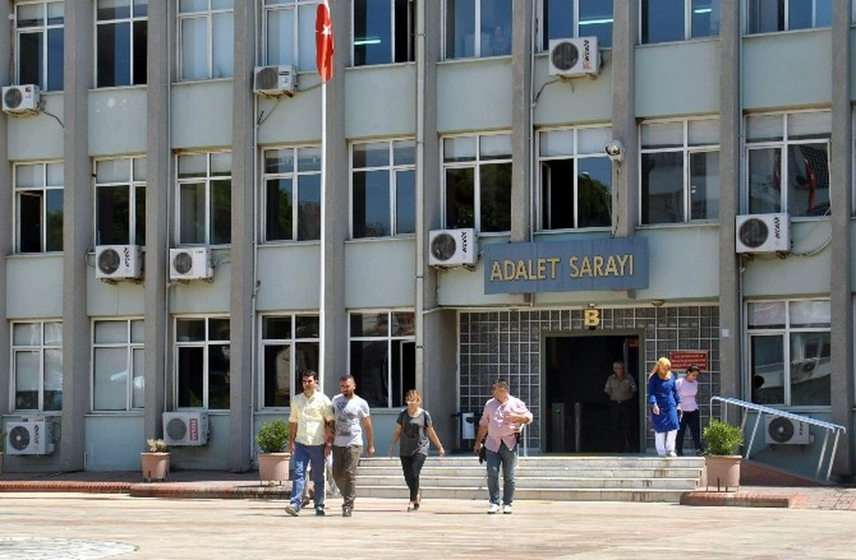 Aydın\'da 12 Adliye Çalışanı Tutuklandı