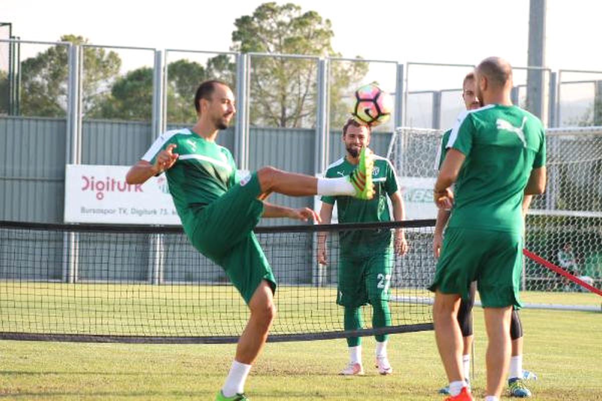 Bursaspor\'da Neşeli Antrenman