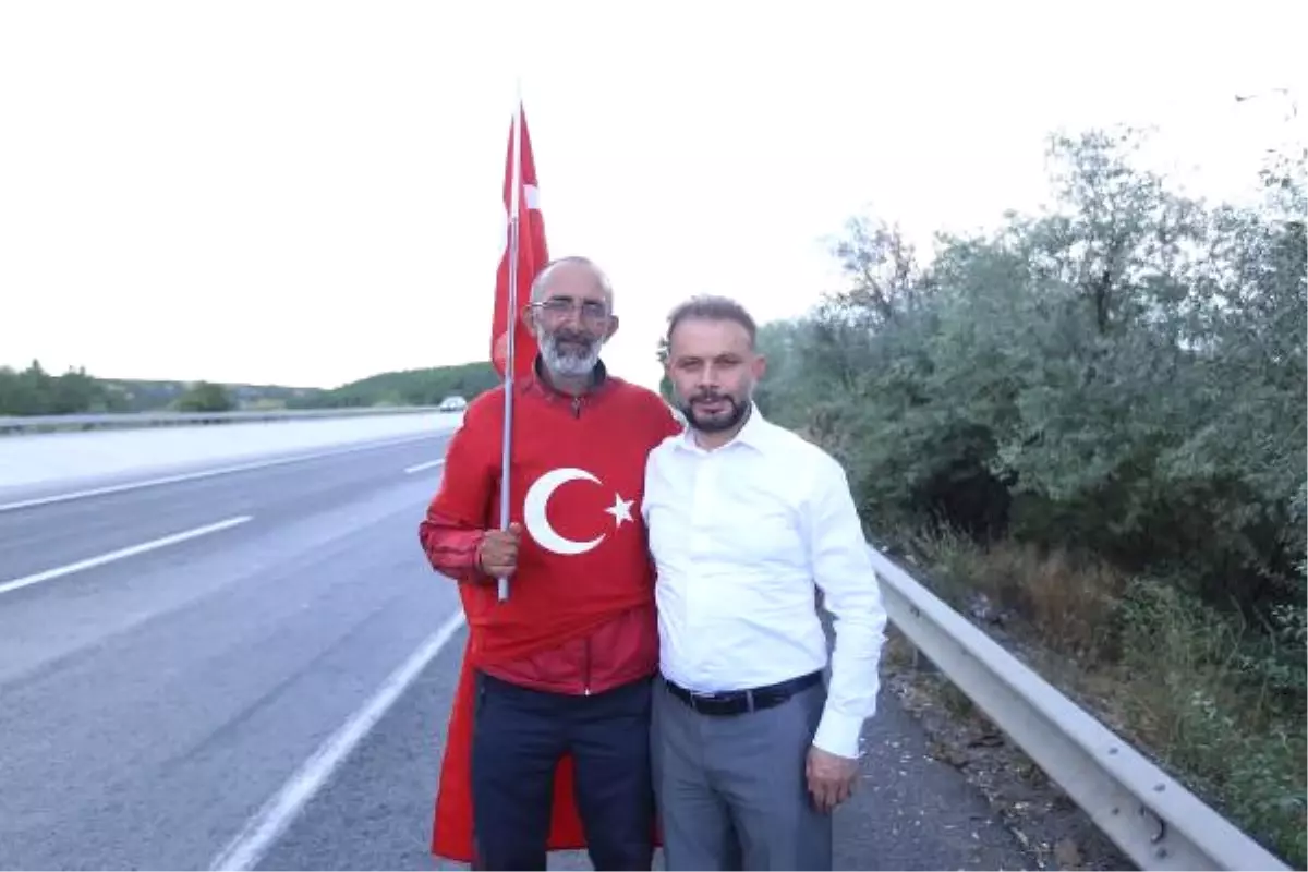 Darbe Girişimini Protesto İçin İstanbul\'dan Ankara\'ya Yürüyor