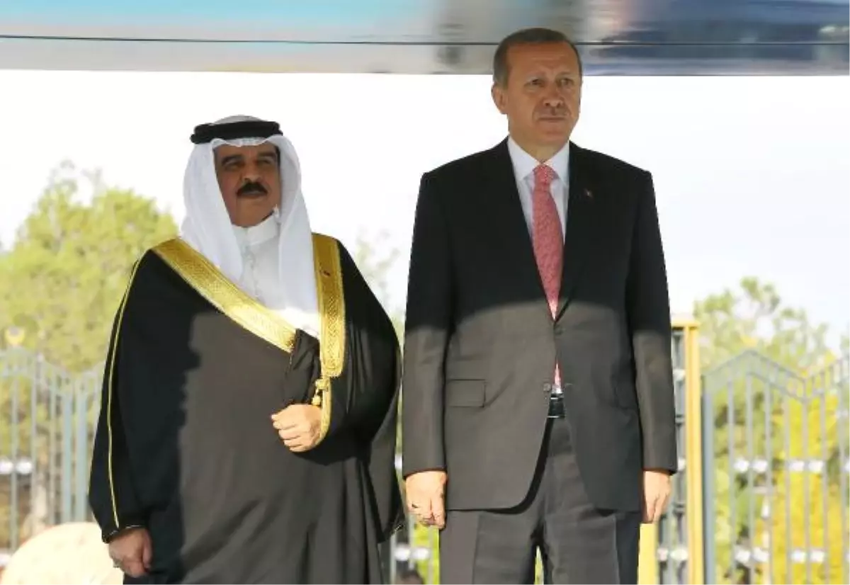 Erdoğan, Bahreyn Kralı İsa Bin Salman El Khalifa\'yı Resmi Törenle Karşıladı