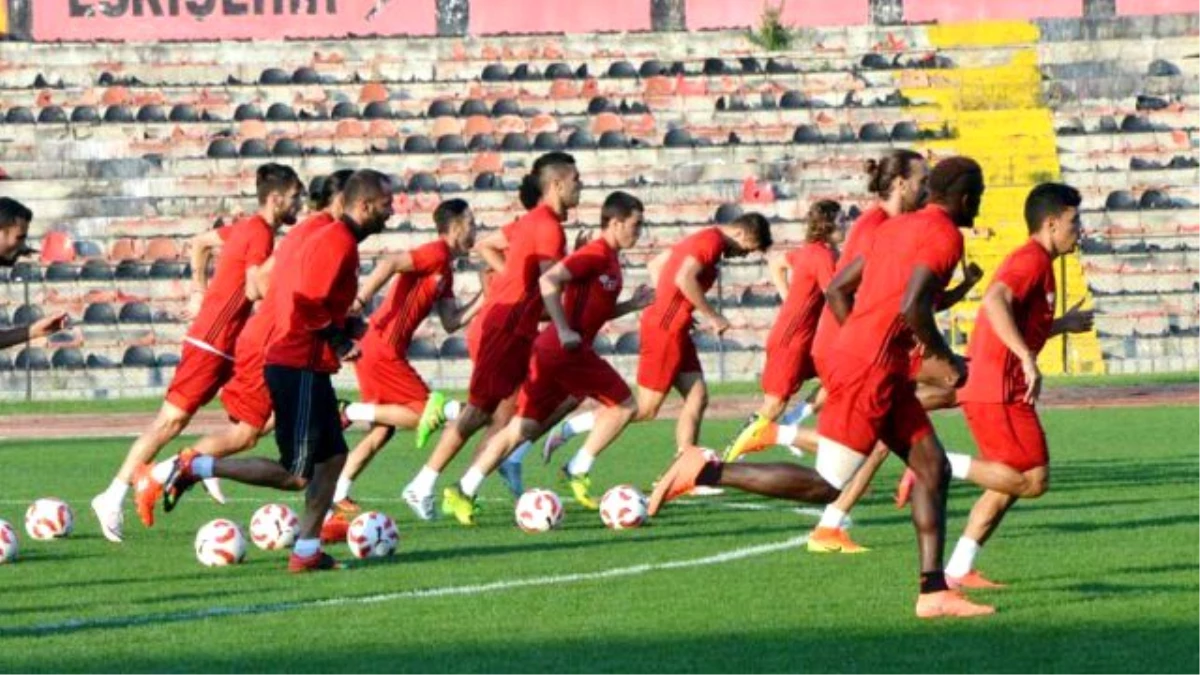 Eskişehirspor, Şanlıurfaspor Maçına Taraftarı Önünde Hazırlanıyor