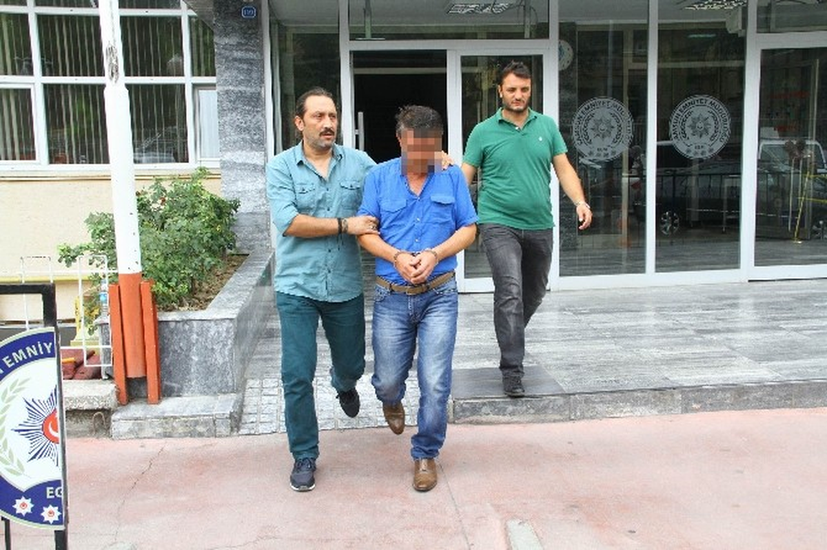 Evinin Terasında Uyuşturucu Yetiştiren Şahıs Adliyeye Çıkarıldı