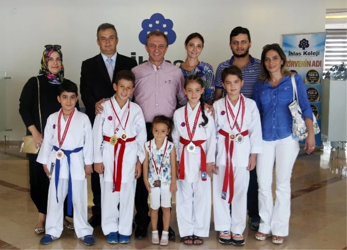 İhlas Eğitim Kurumları Karatede Şov Yaptı