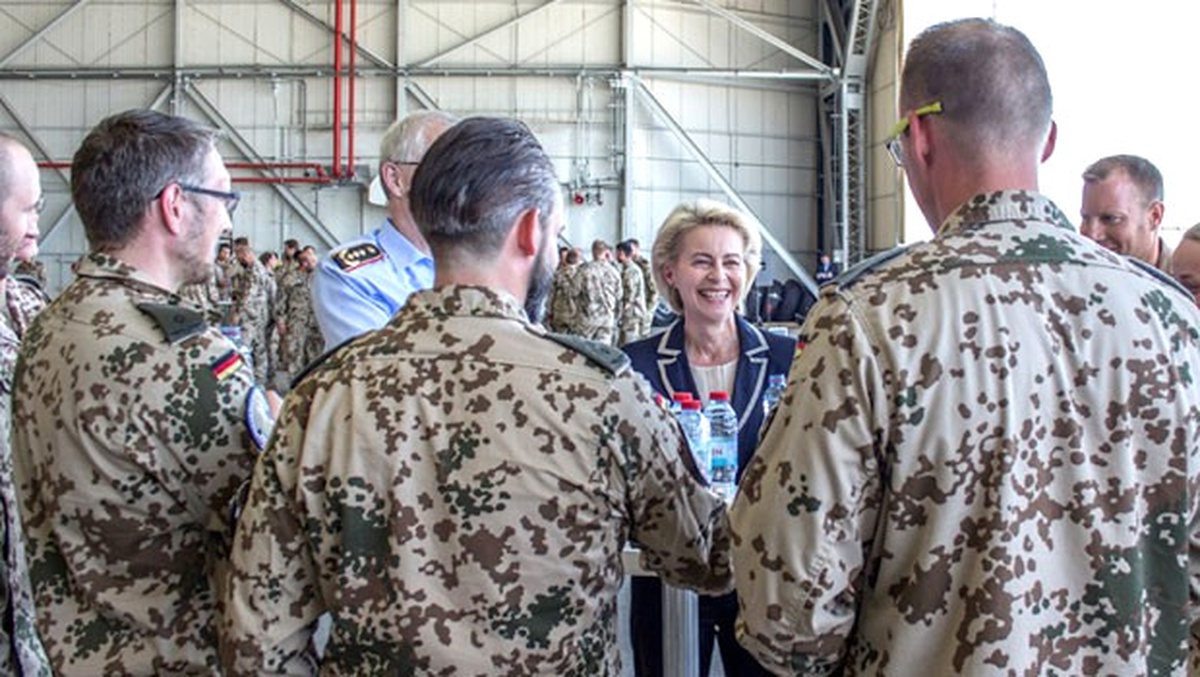 İncirlik\'ten Memnunuz, Çekilmiyoruz