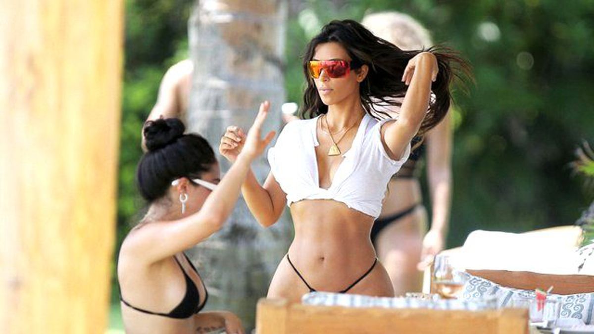 Kim Kardashian Meksika'da Tatil Yapıyor