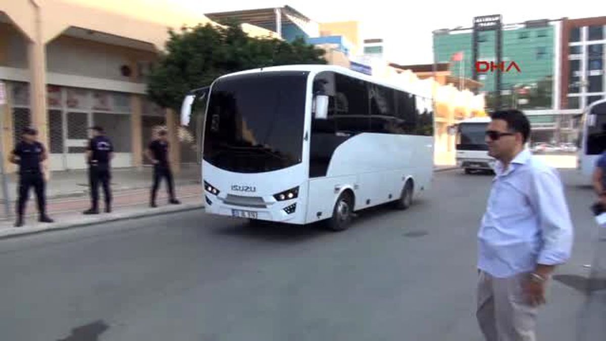 Mersin\' de 25 Polis Adliyeye Sevk Edildi