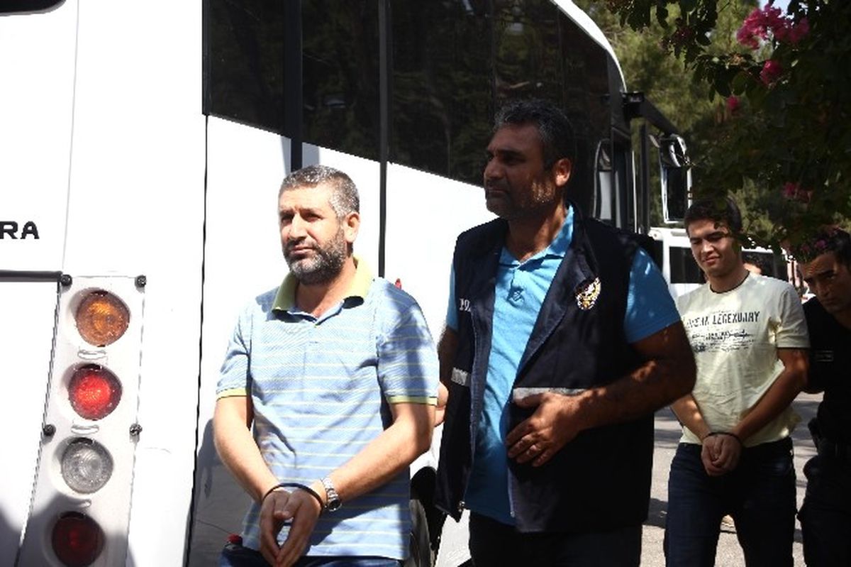 Polisler Mallarını Mülklerini Satıp Fetö\'ye Yatırmışlar