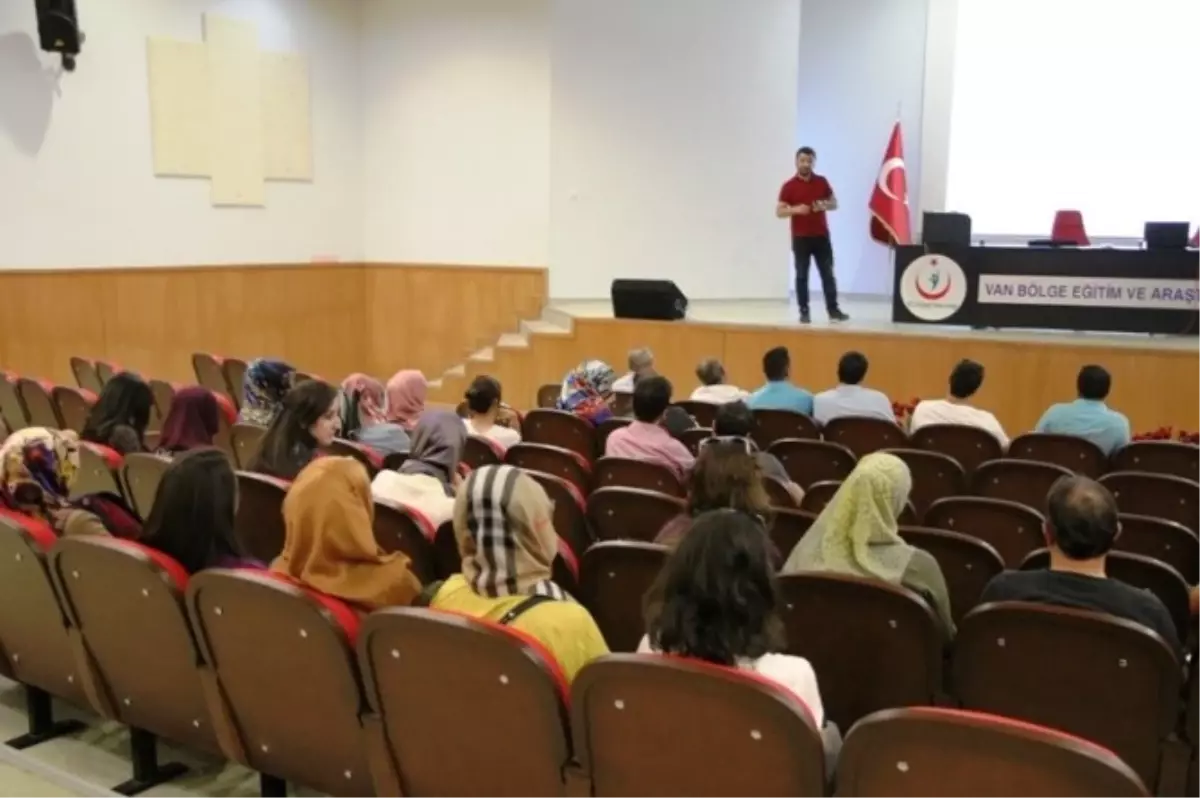 Sağlık Çalışanlarına \'Şiddet\' Eğitimi