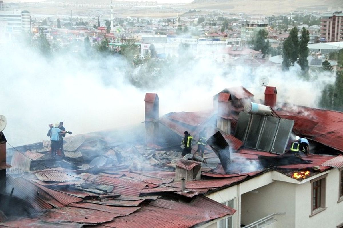 Sitede Mangal Keyfi Yangına Dönüştü